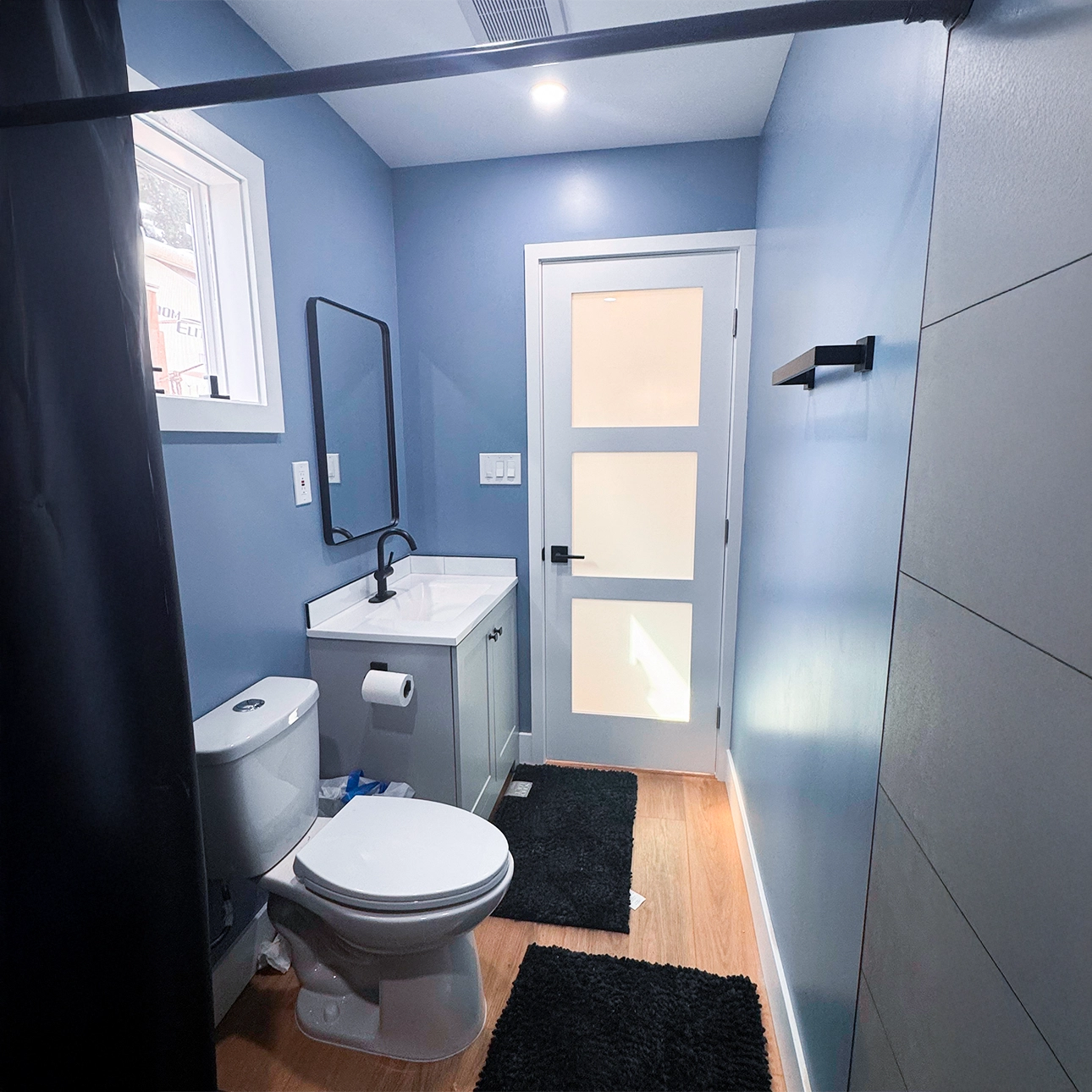 Bathroom Small Image 2